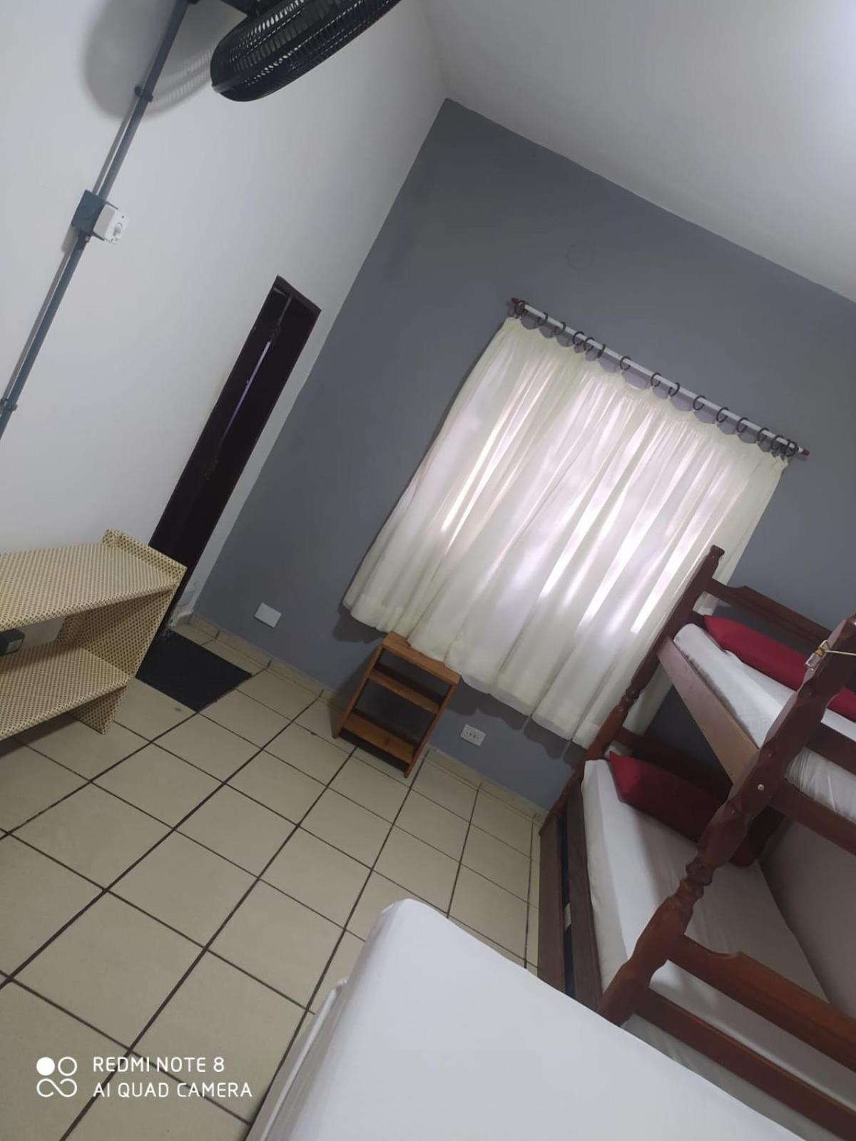 Hostel Praia Centro Itanhaém Rum bild